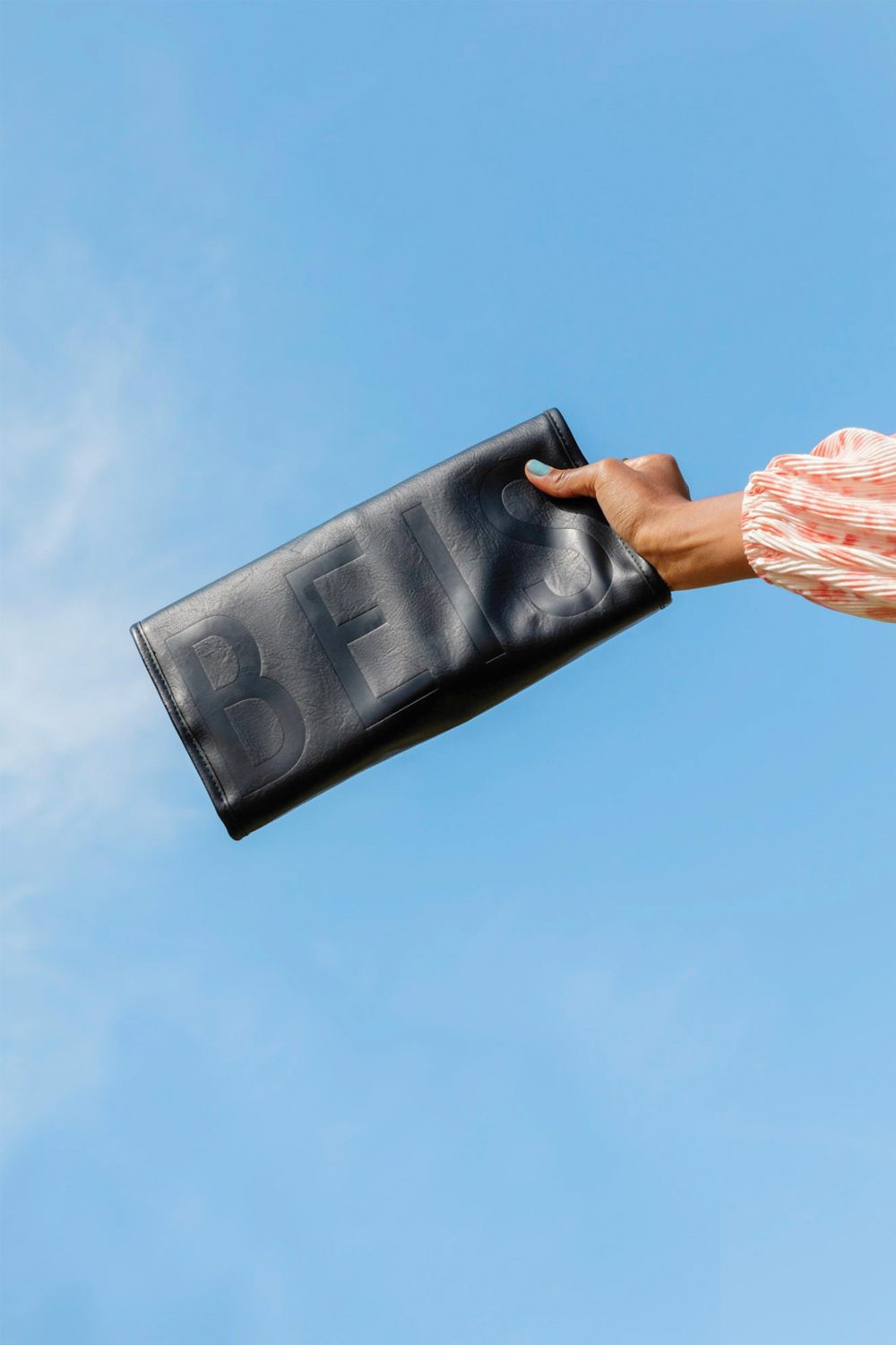 The Hanging Jewelry Case in Black - Image 10