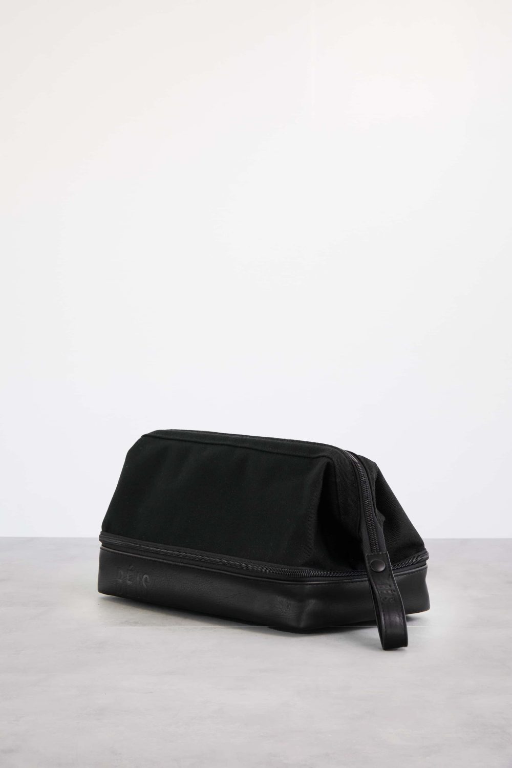 The Dopp Kit in Black - Image 4