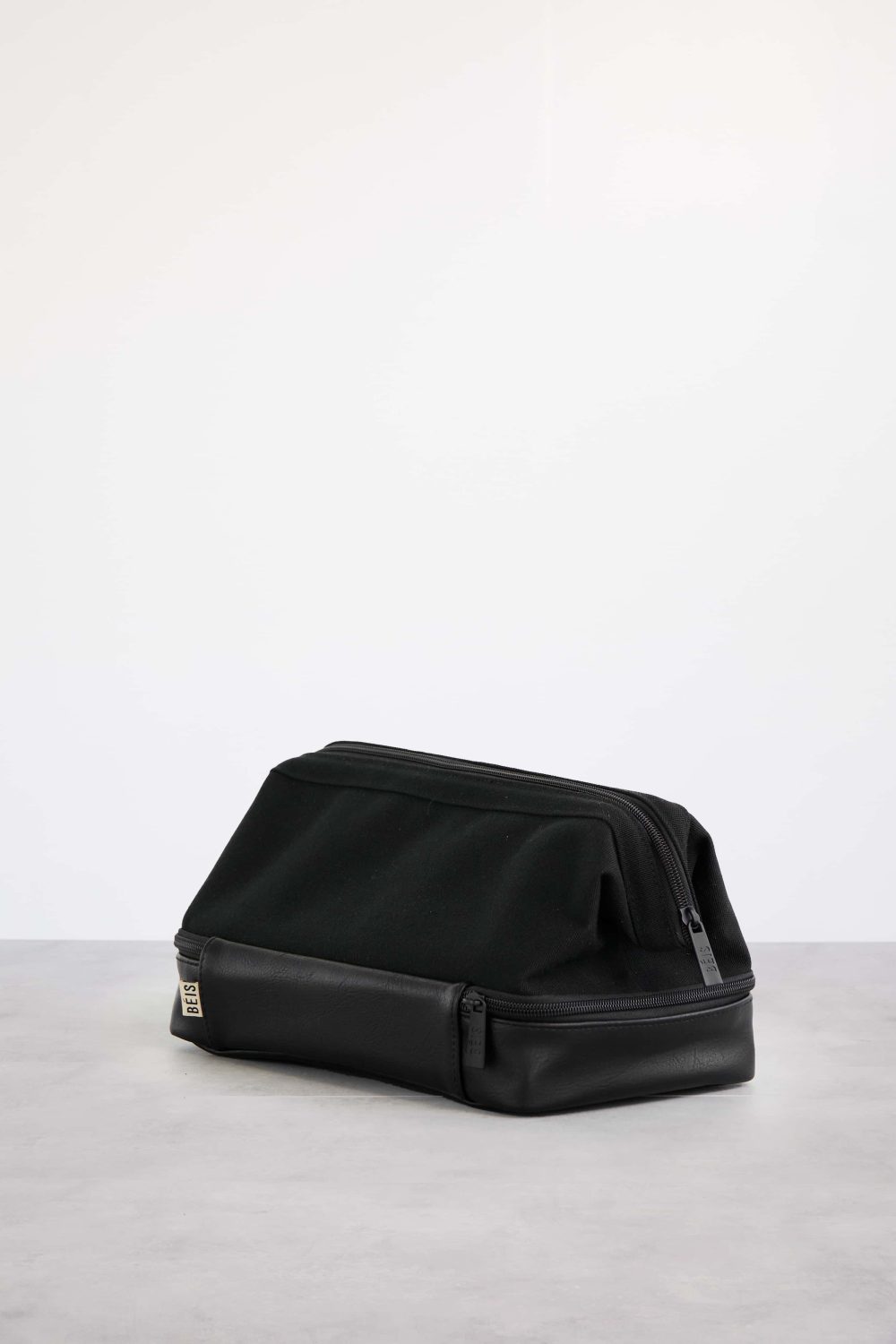 The Dopp Kit in Black - Image 12