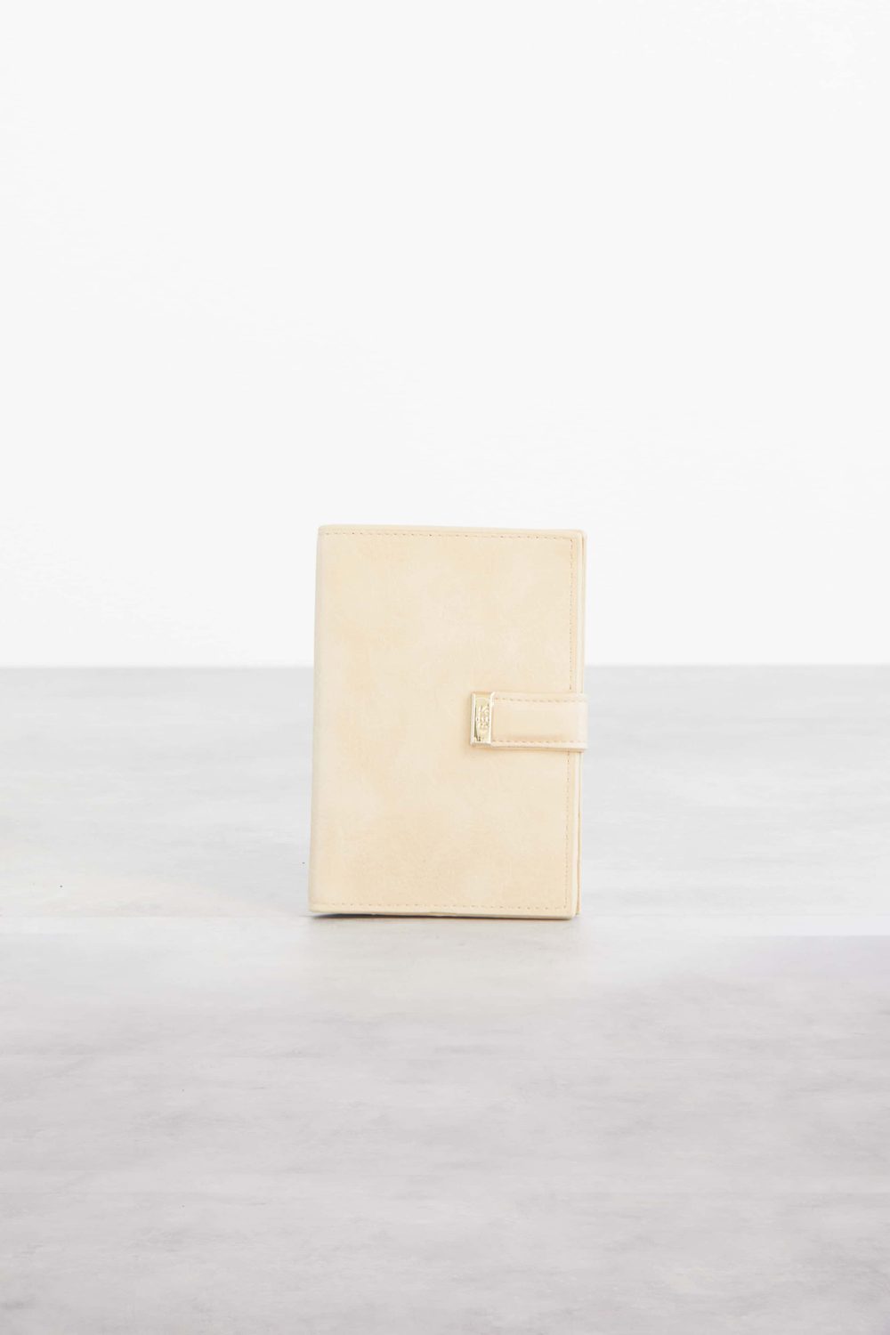 The Passport & Luggage Tag Set in Beige - Image 6