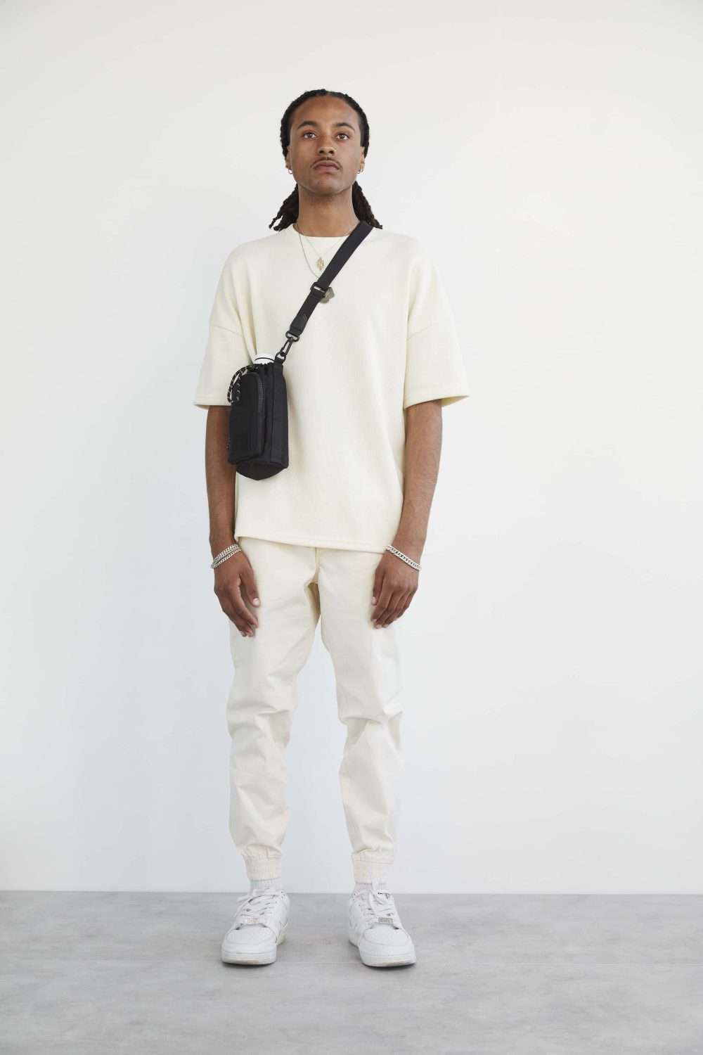 The Water Bottle Sling in Black - Image 6