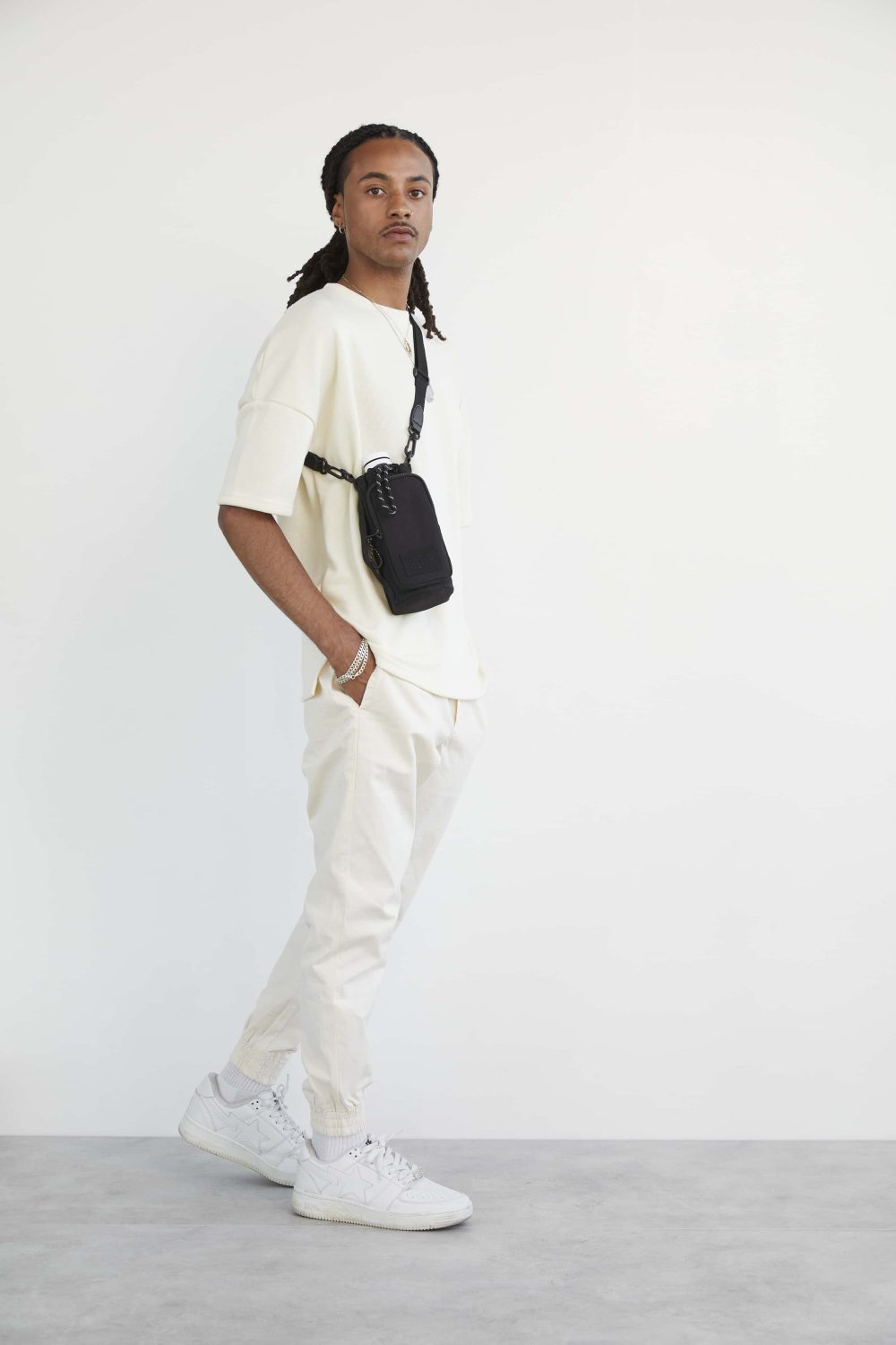 The Water Bottle Sling in Black - Image 3